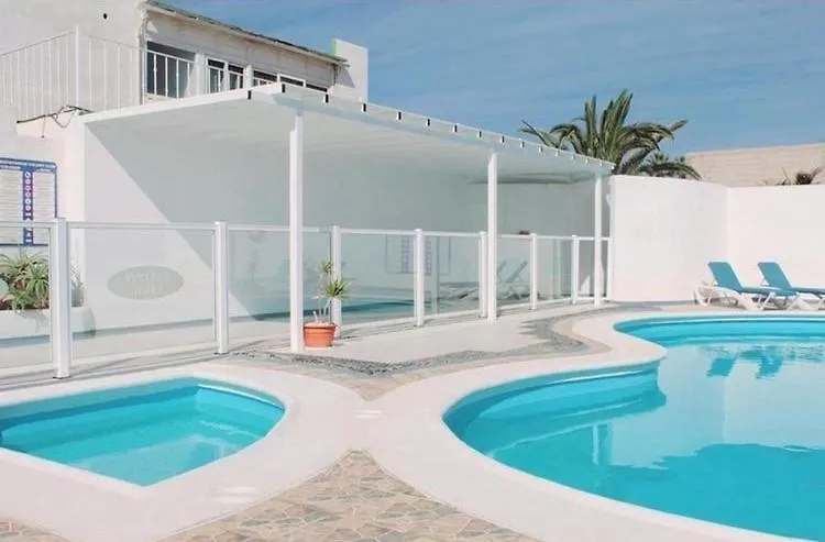 Stunning 2 Bedroom Duplex Close To Main Beach With Seaviews بويرتو ذيل كارمين